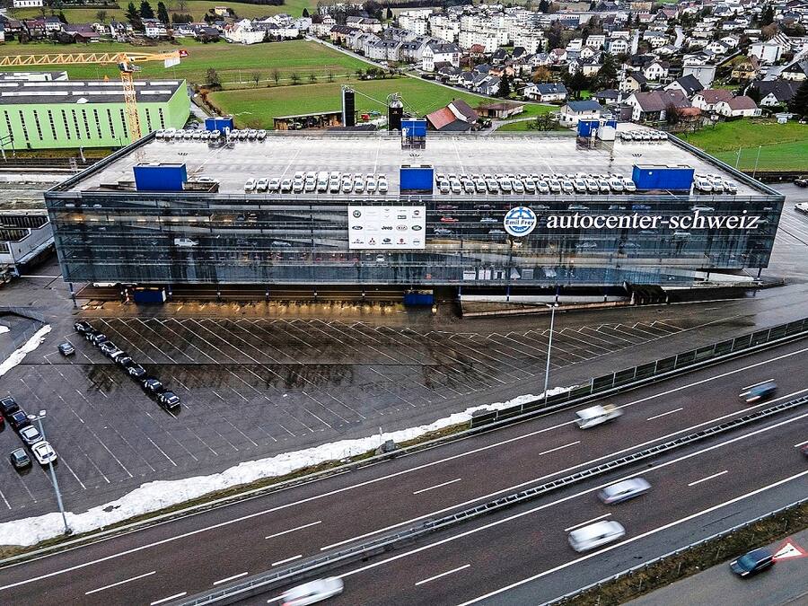 03.02.2021; Safenwil: Kampagne âWir sind für sie daâ Emil Frey: Ãbersicht Emil Frey Autocenter Schweiz in Safenwil. © Valeriano Di Domenico