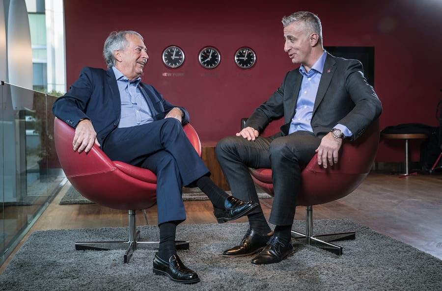 Photo: Philippe Rossier für Auto-Beilage, alter und neuer Genfer Autosalon-Direktoren André Hefti (links) und Olivier Rihs.